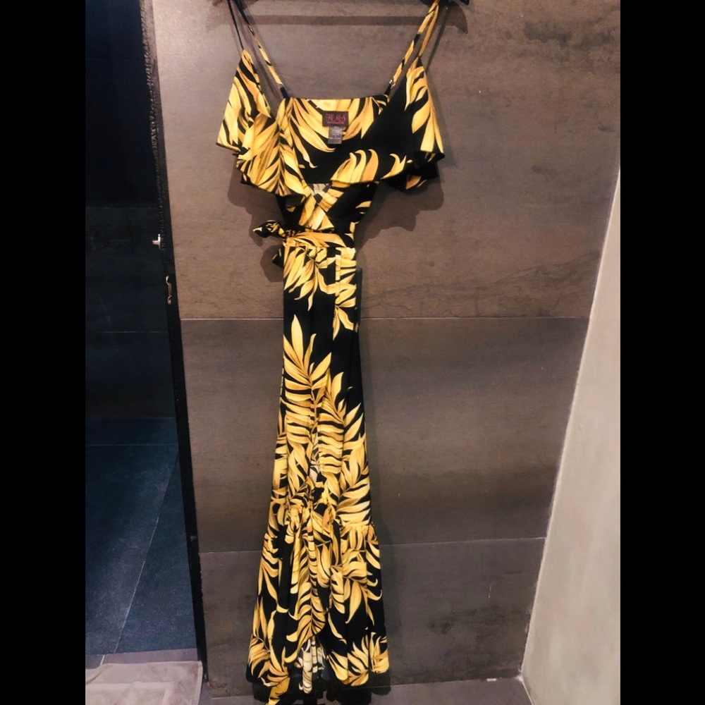 Wrap around and tie dress size small